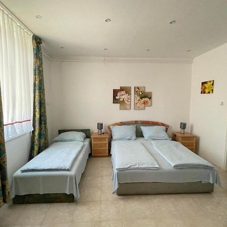Lelle Centrum Vendeghaz Balatonlelle Bagian luar foto