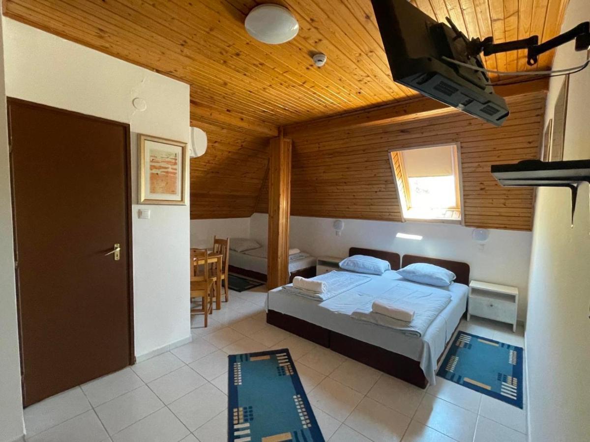Lelle Centrum Vendeghaz Balatonlelle Bagian luar foto