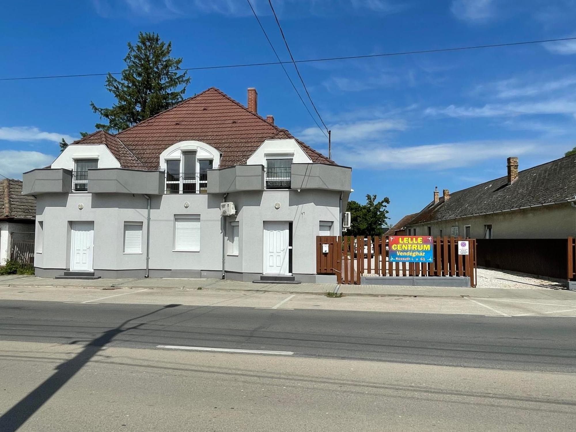 Lelle Centrum Vendeghaz Balatonlelle Bagian luar foto